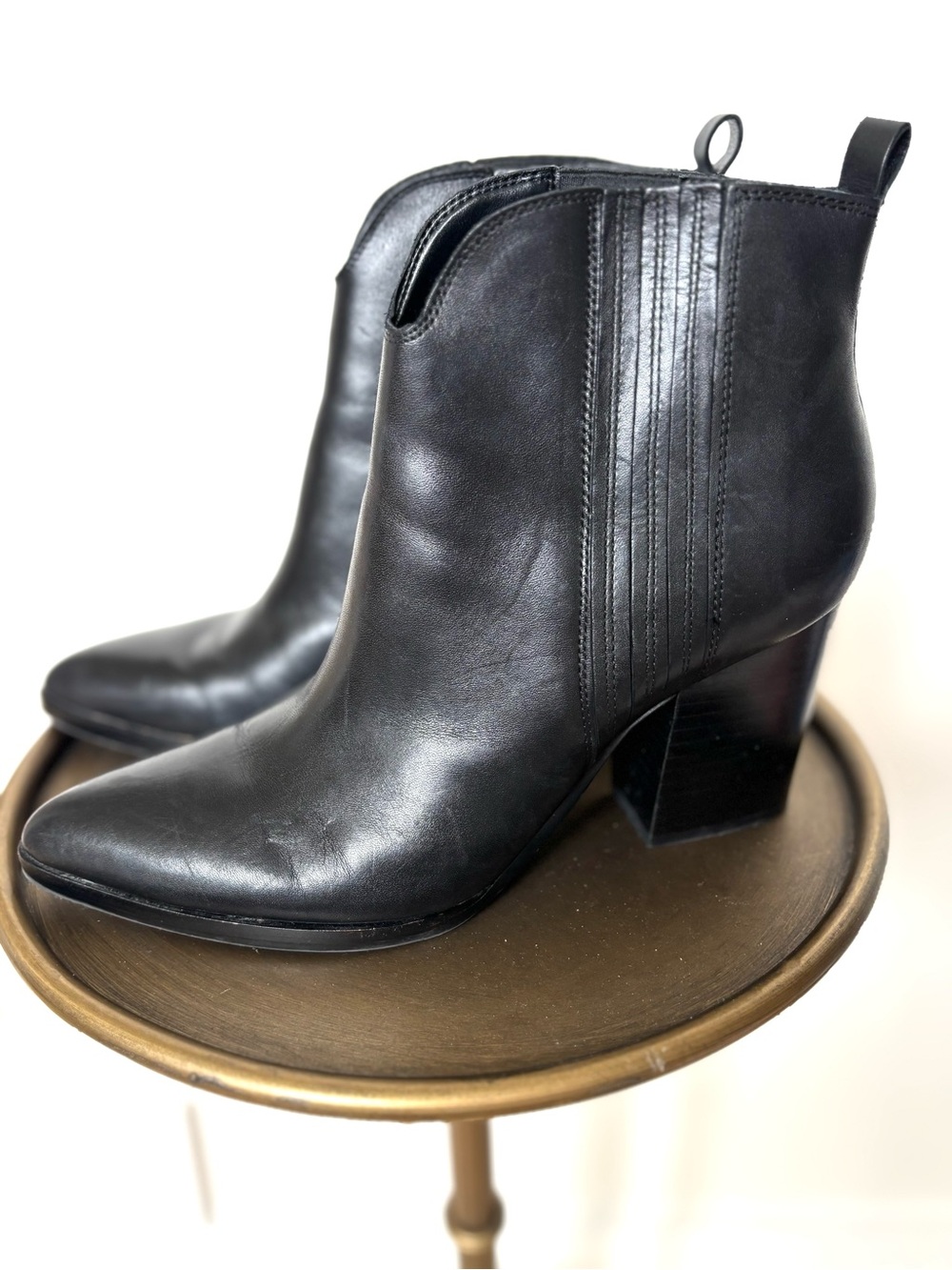 Marc Fisher Ladies Black Leather Pointed Toe Ankle Bootie 8.5 classic minimalist